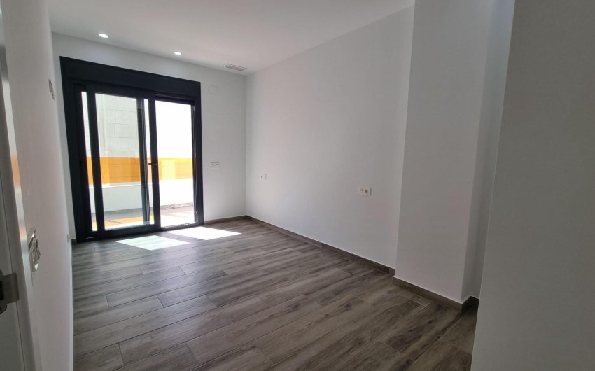 Herverkoop - Apartamento -
Torrevieja - Playa del Cura