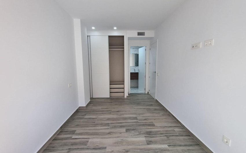 Herverkoop - Apartamento -
Torrevieja - Playa del Cura