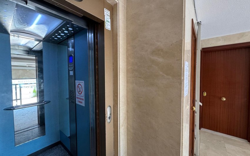 Herverkoop - Apartamento -
Torrevieja - Playa del Cura