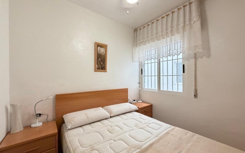 Herverkoop - Apartamento -
Torrevieja - Playa del Cura