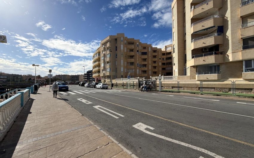 Herverkoop - Apartamento -
Torrevieja - Playa del Cura