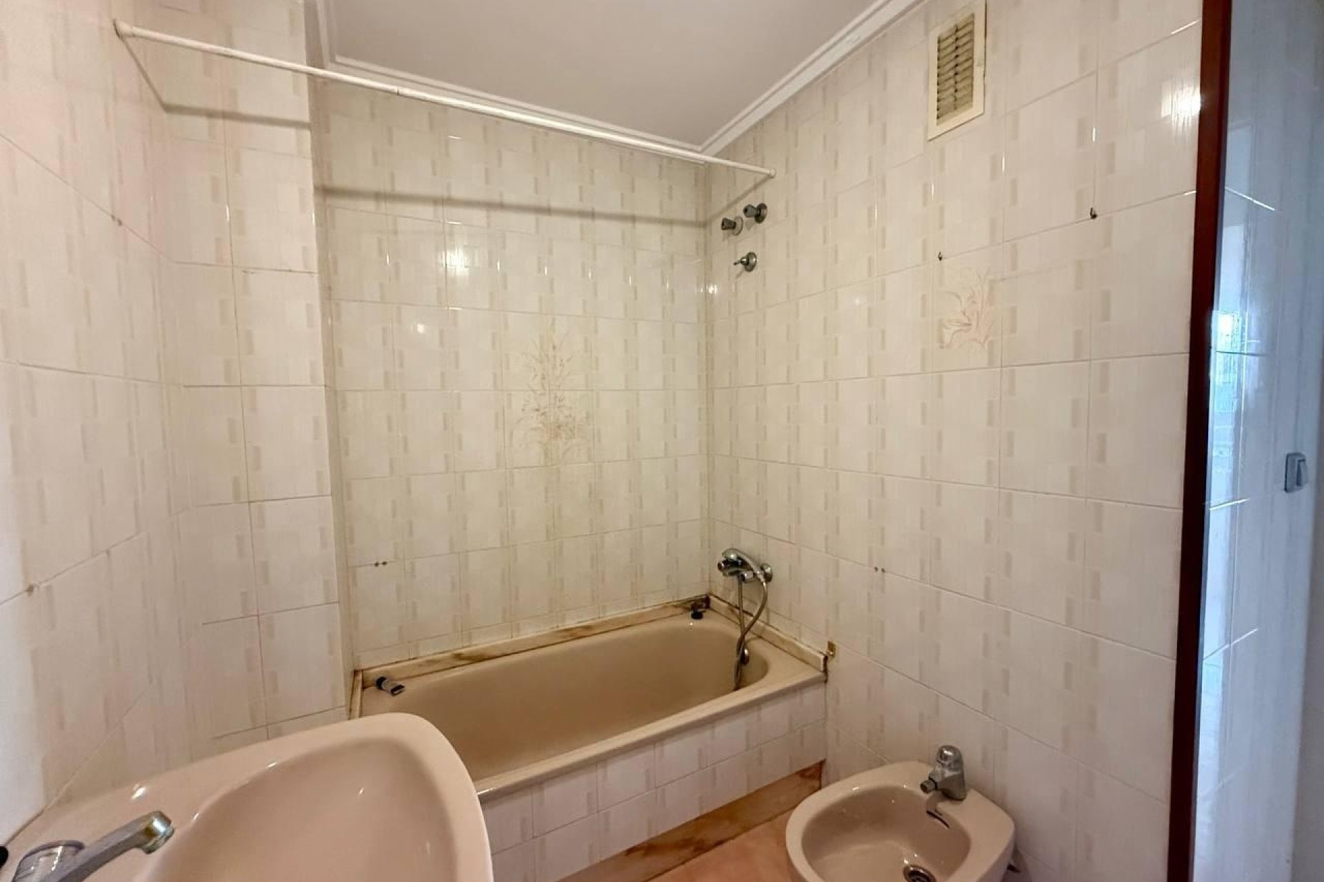Herverkoop - Apartamento -
Torrevieja - Playa del Cura