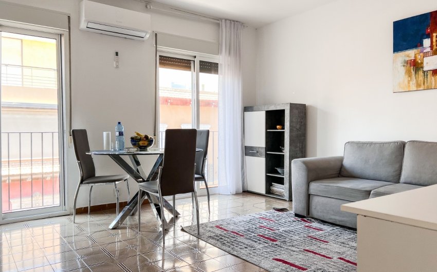Herverkoop - Apartment -
Alicante - Center