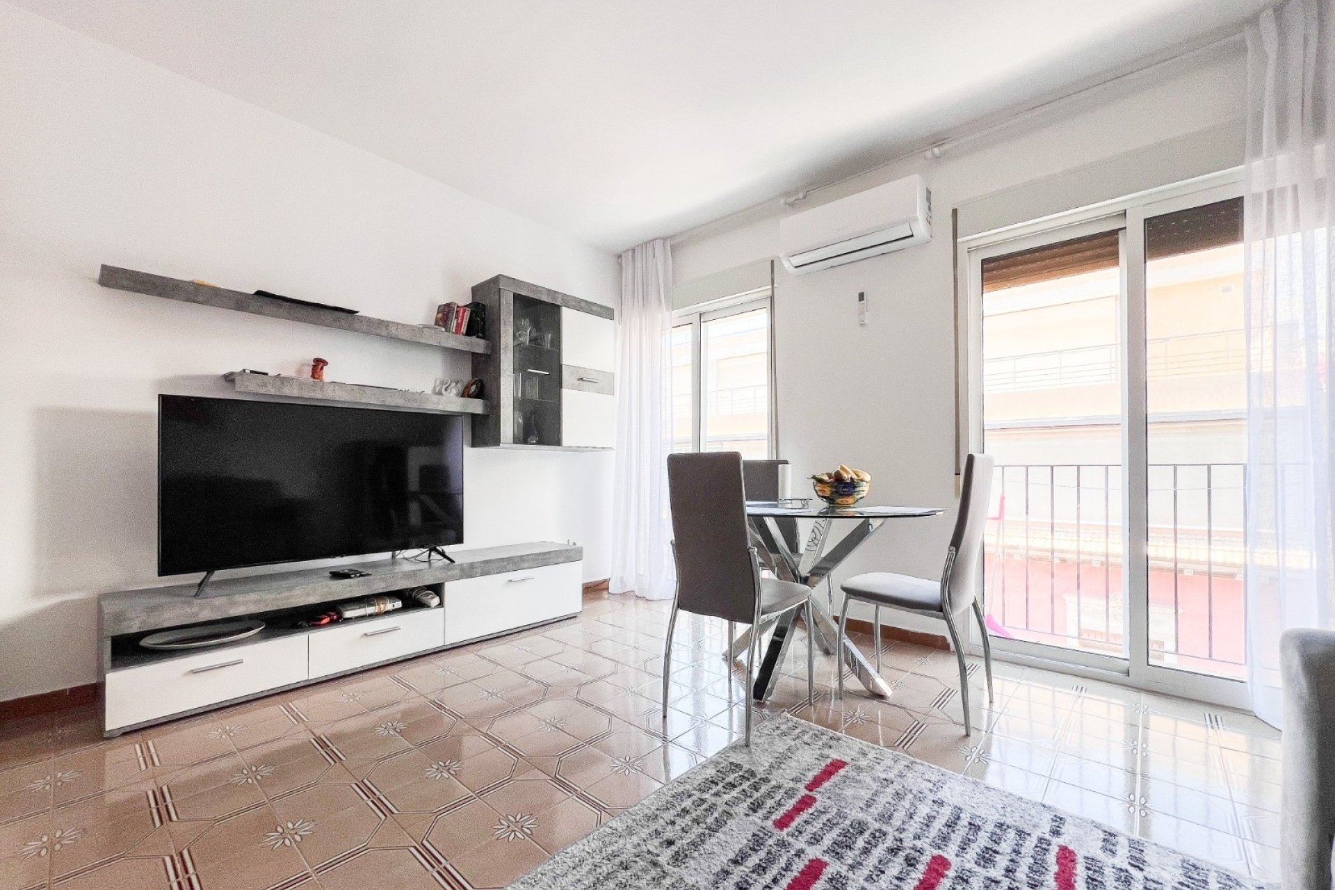 Herverkoop - Apartment -
Alicante - Center