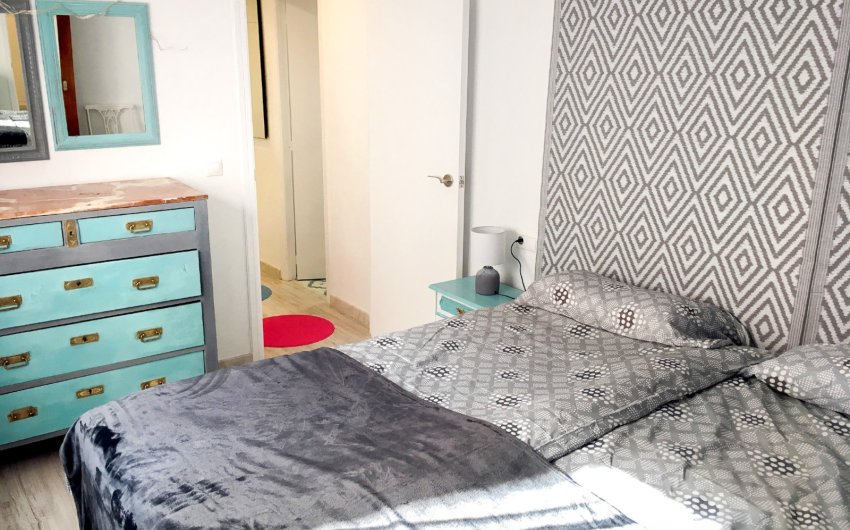 Herverkoop - Apartment -
Alicante - Mercado