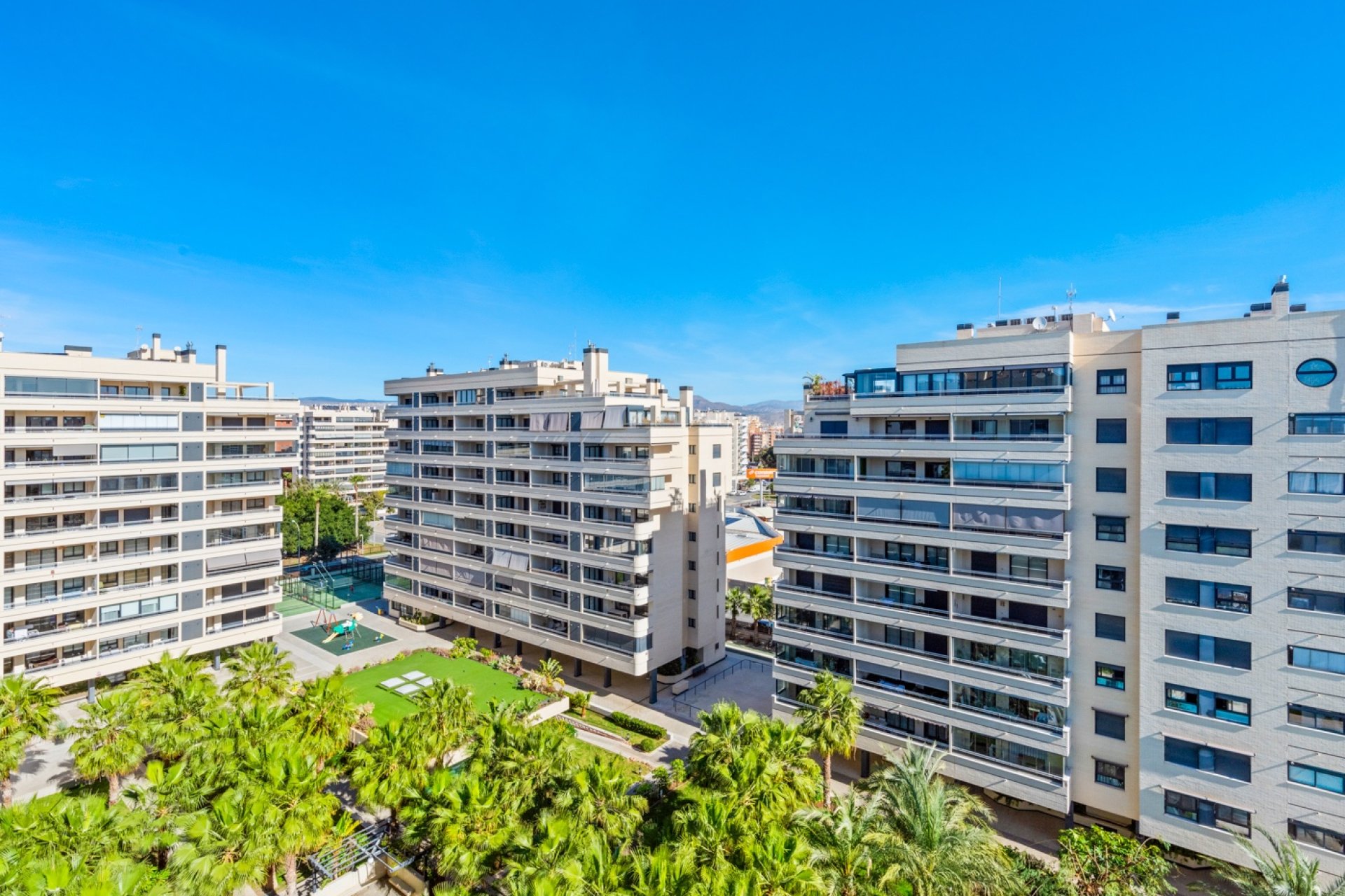 Herverkoop - Apartment -
Alicante - Playa San Juan