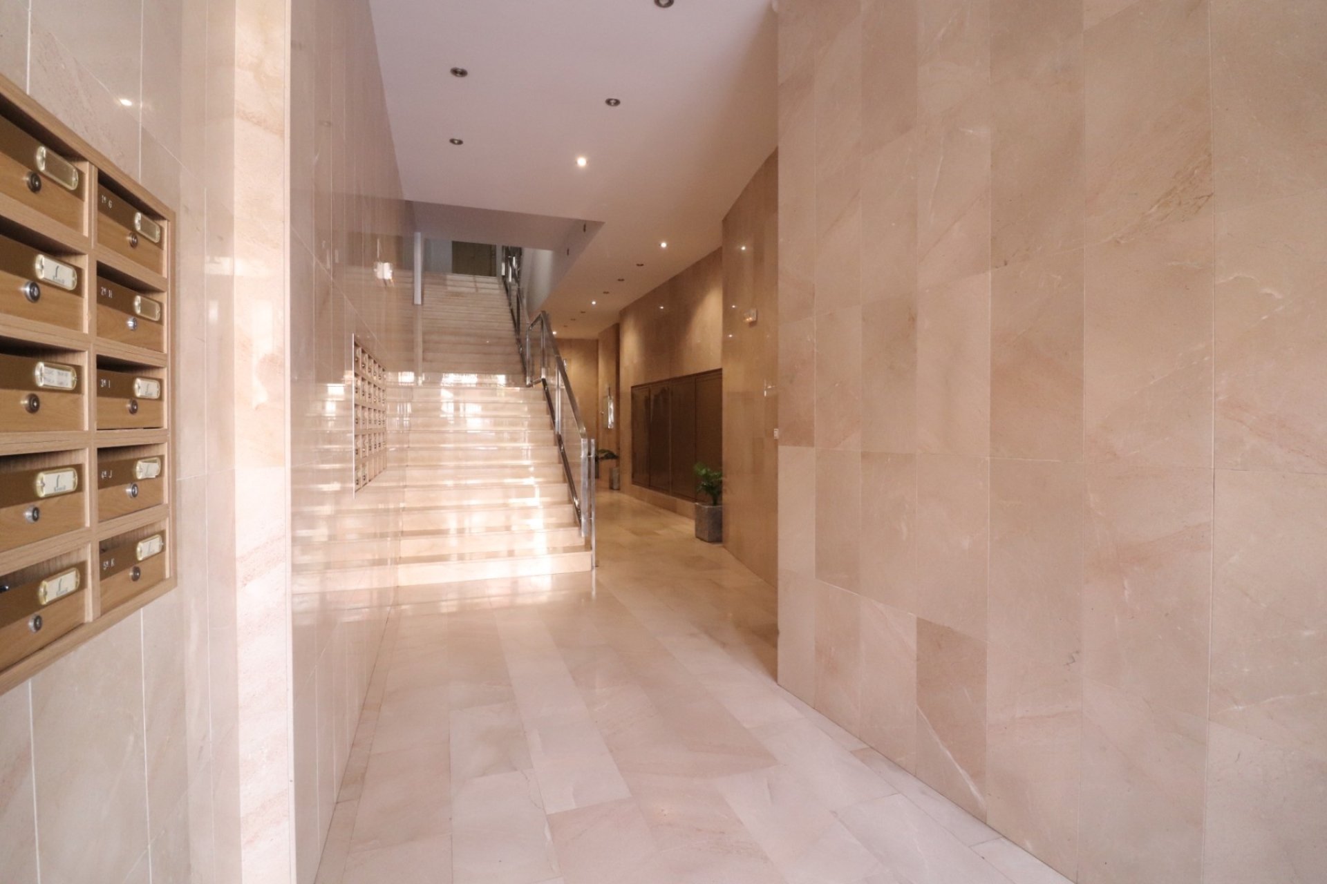 Herverkoop - Apartment -
Almoradí - Almoradi - Town