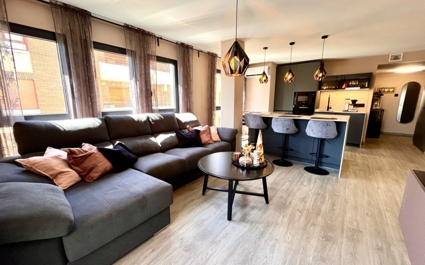 Herverkoop - Apartment -
Almoradí - Inland