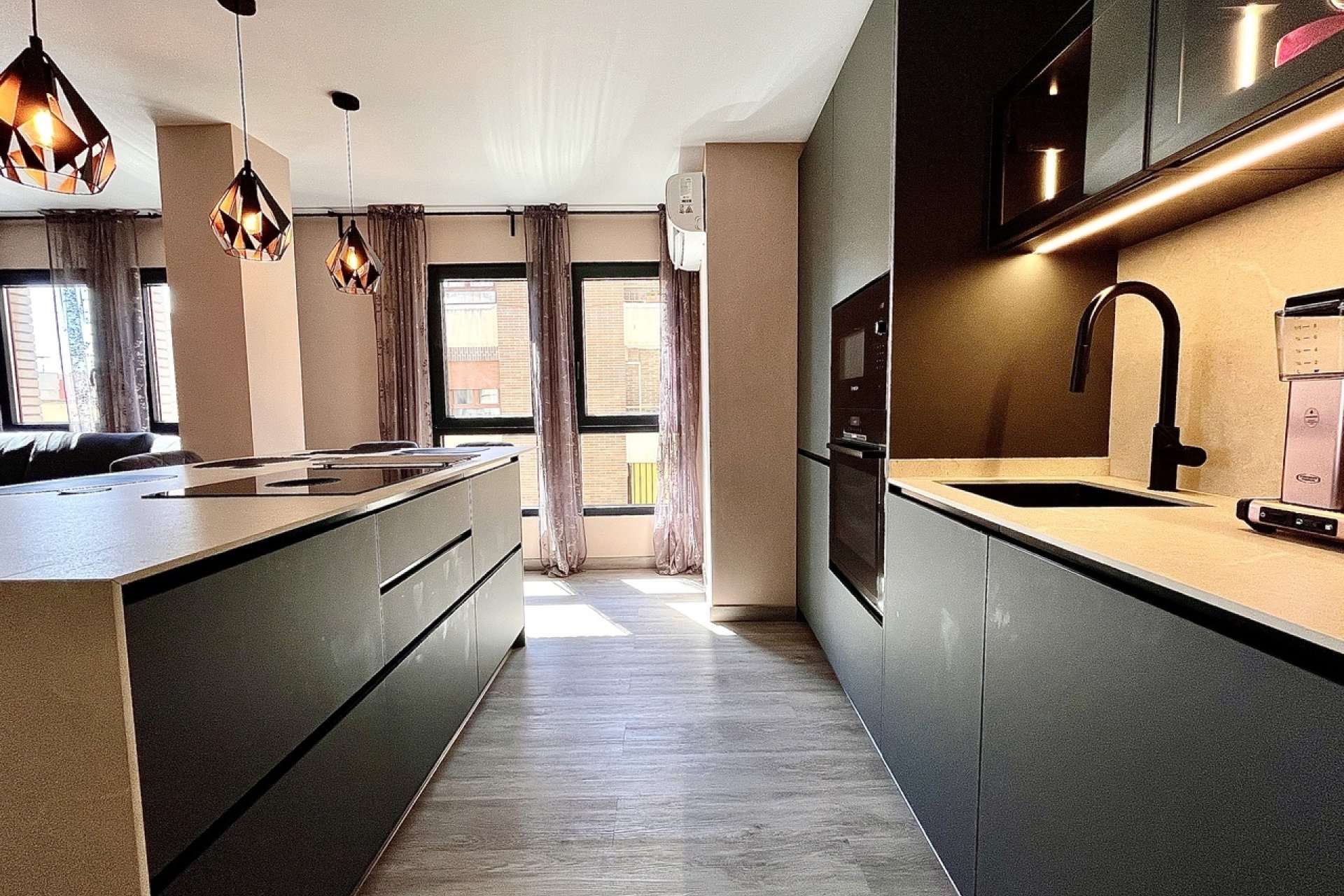 Herverkoop - Apartment -
Almoradí - Inland