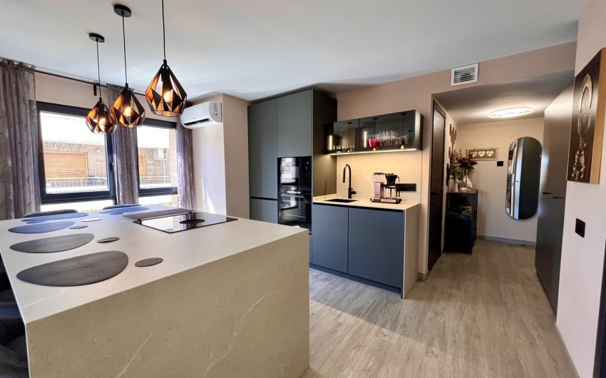 Herverkoop - Apartment -
Almoradí - Inland