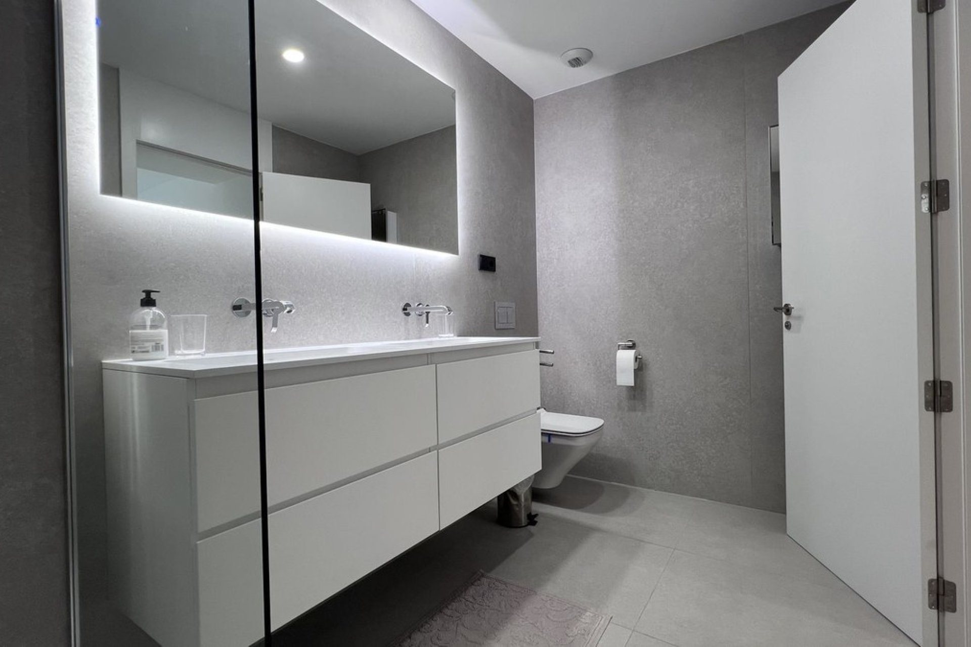 Herverkoop - Apartment -
Altos de los Monteros - Inland