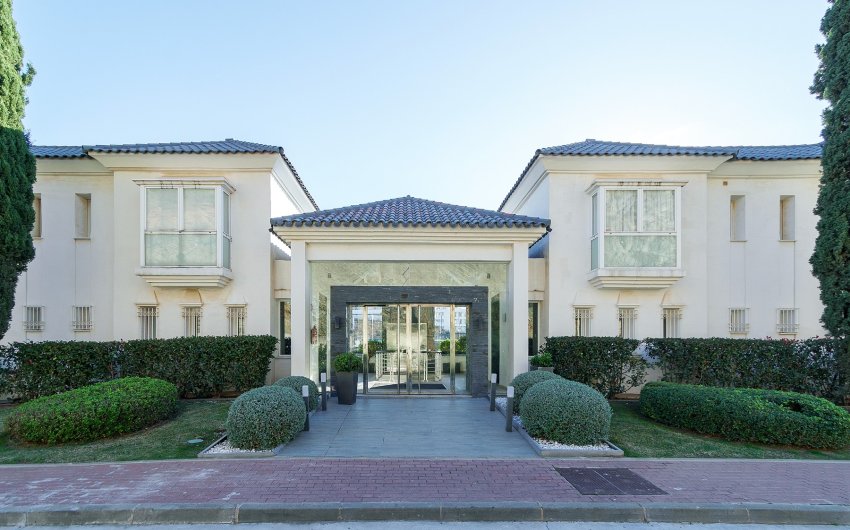 Herverkoop - Apartment -
Benahavis - La Quinta