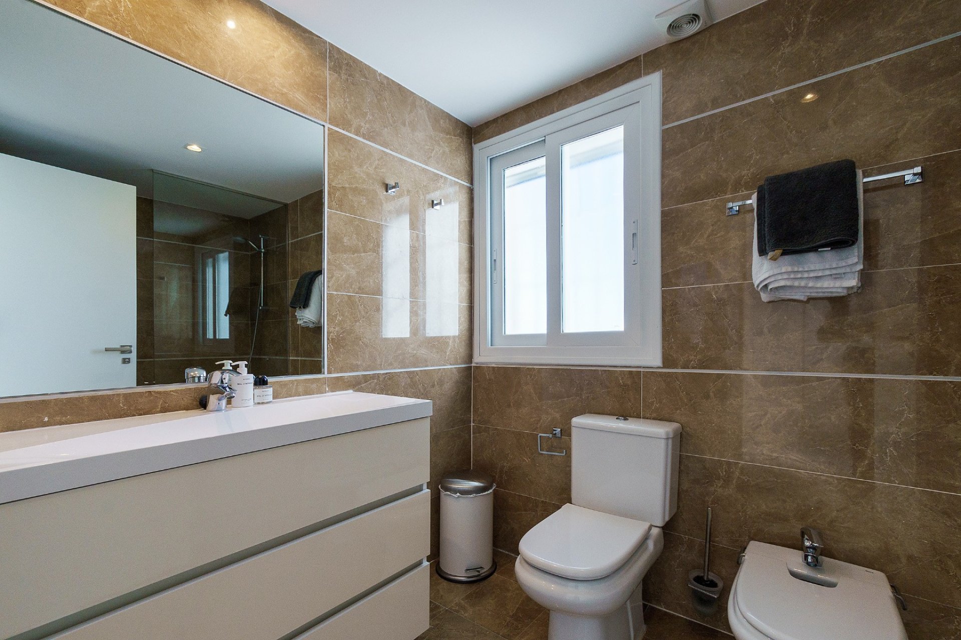 Herverkoop - Apartment -
Benahavis - La Quinta