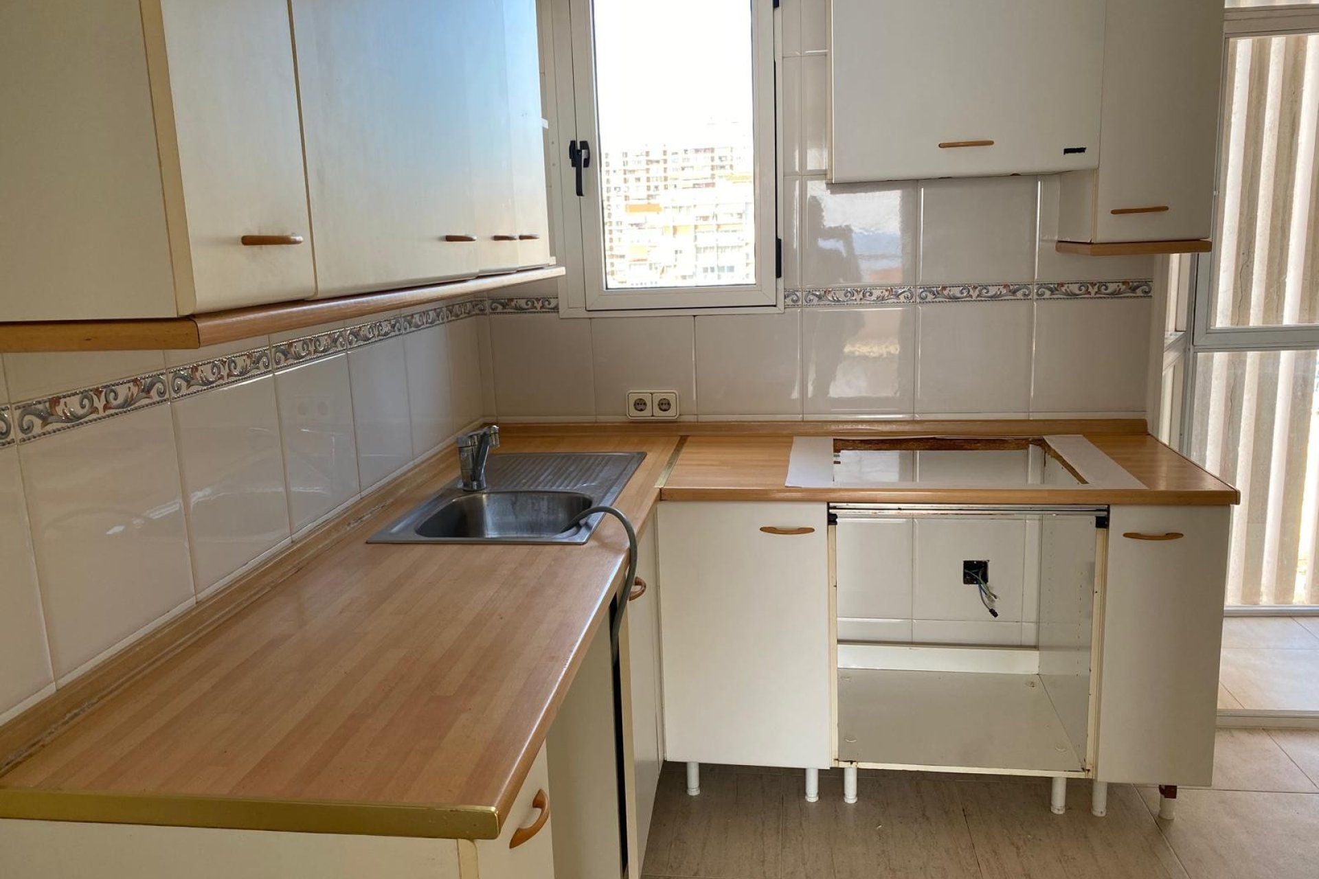 Herverkoop - Apartment -
Benidorm - 1ª Linea De Playa