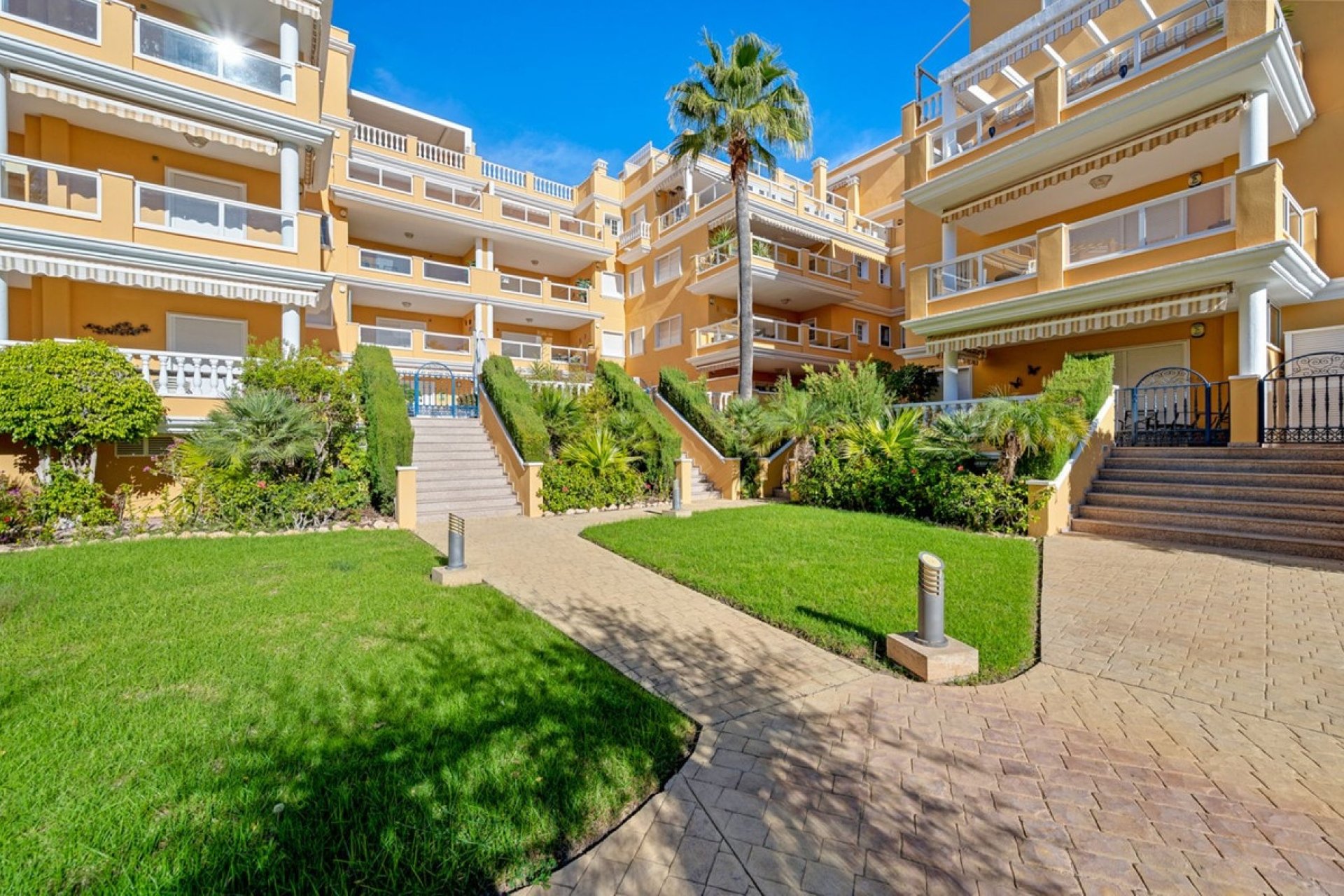 Herverkoop - Apartment -
Cabo Roig - Costa Blanca