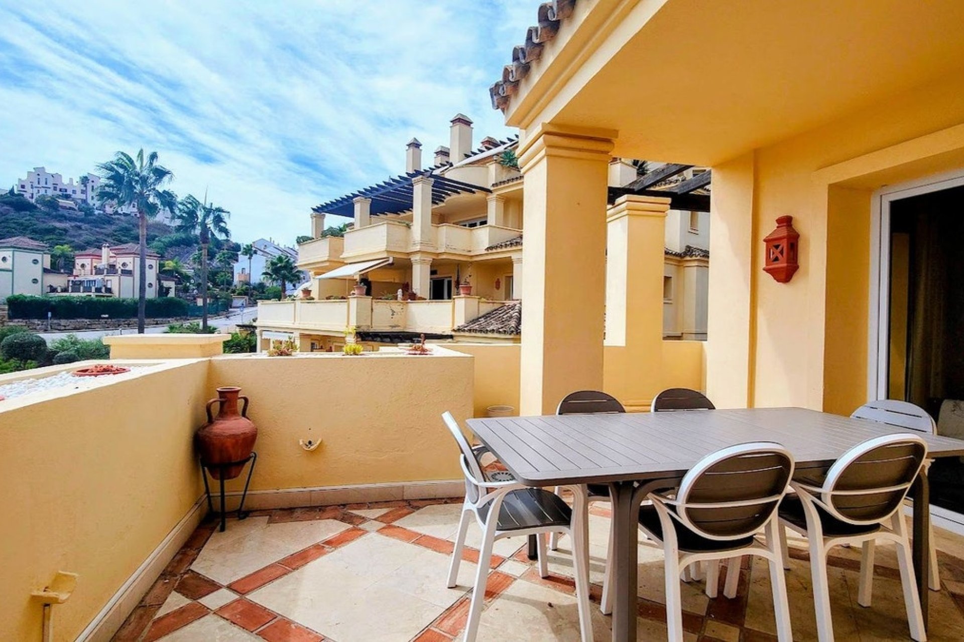 Herverkoop - Apartment -
Casares Playa - Costa del Sol