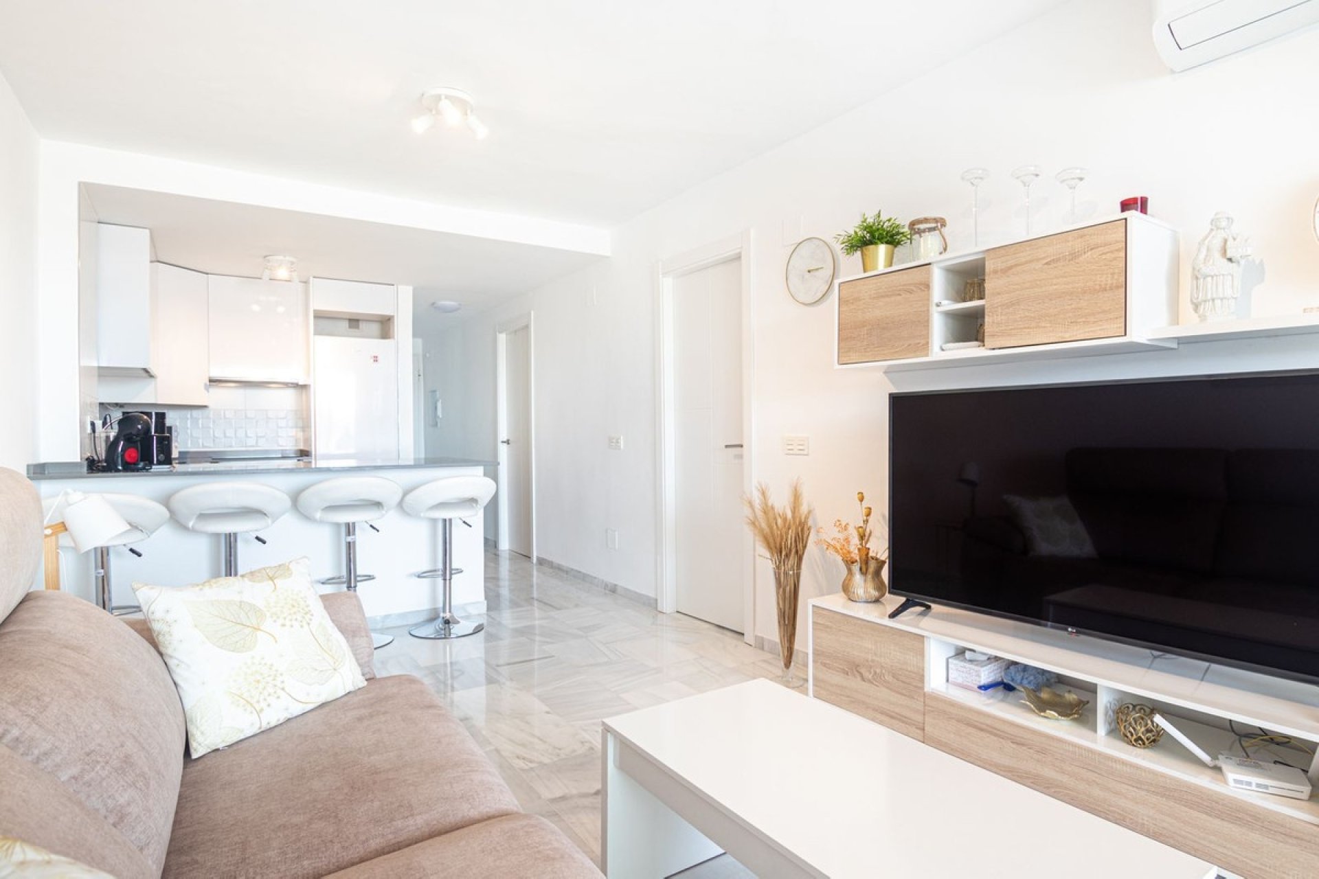 Herverkoop - Apartment -
Doña Julia - Inland