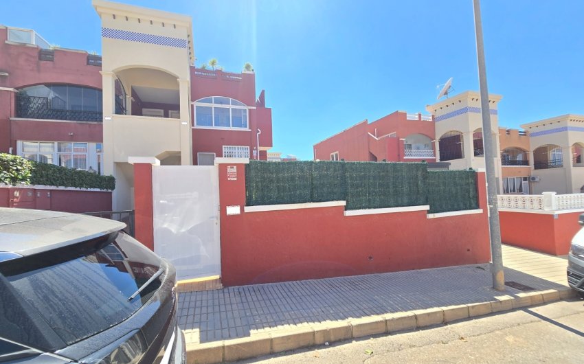 Herverkoop - Apartment / Flat * -
Orihuela Costa * - Los Altos *