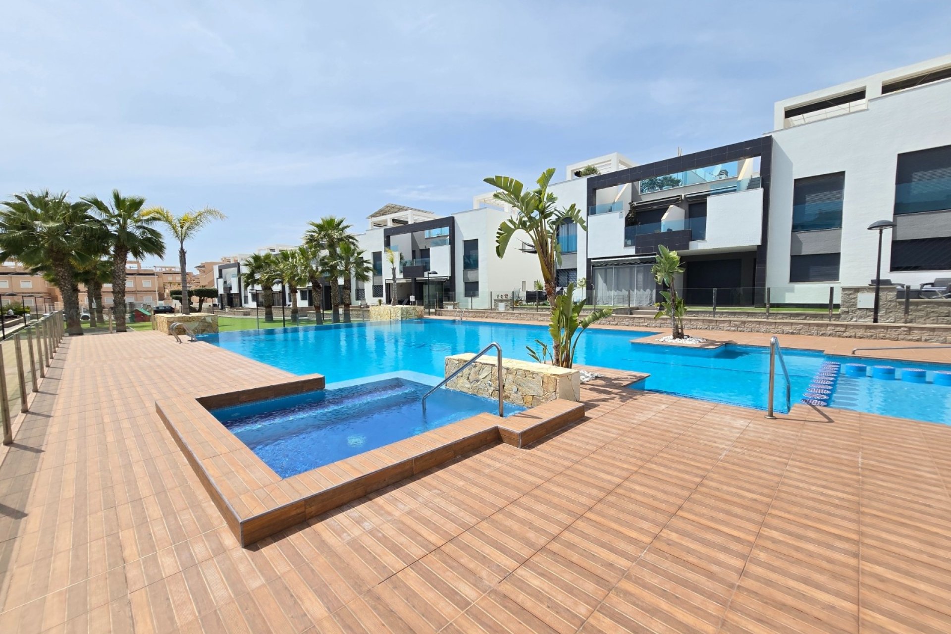 Herverkoop - Apartment / Flat * -
Orihuela Costa * - Punta Prima *
