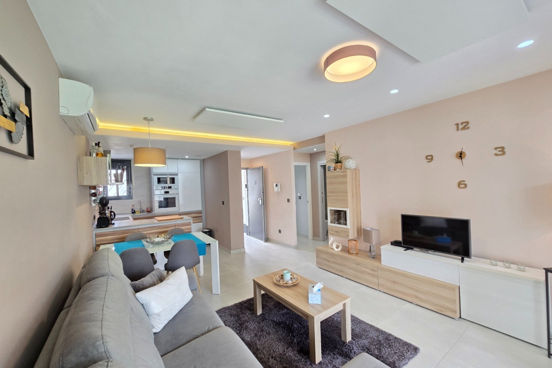 Herverkoop - Apartment / Flat * -
Orihuela Costa * - Punta Prima *