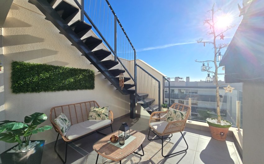 Herverkoop - Apartment / Flat * -
Orihuela Costa * - Villamartín *