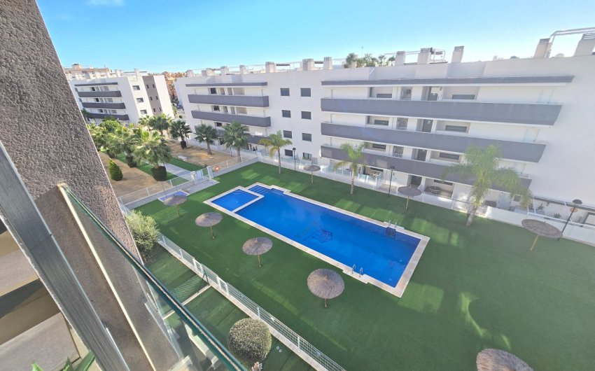 Herverkoop - Apartment / Flat * -
Orihuela Costa * - Villamartín *