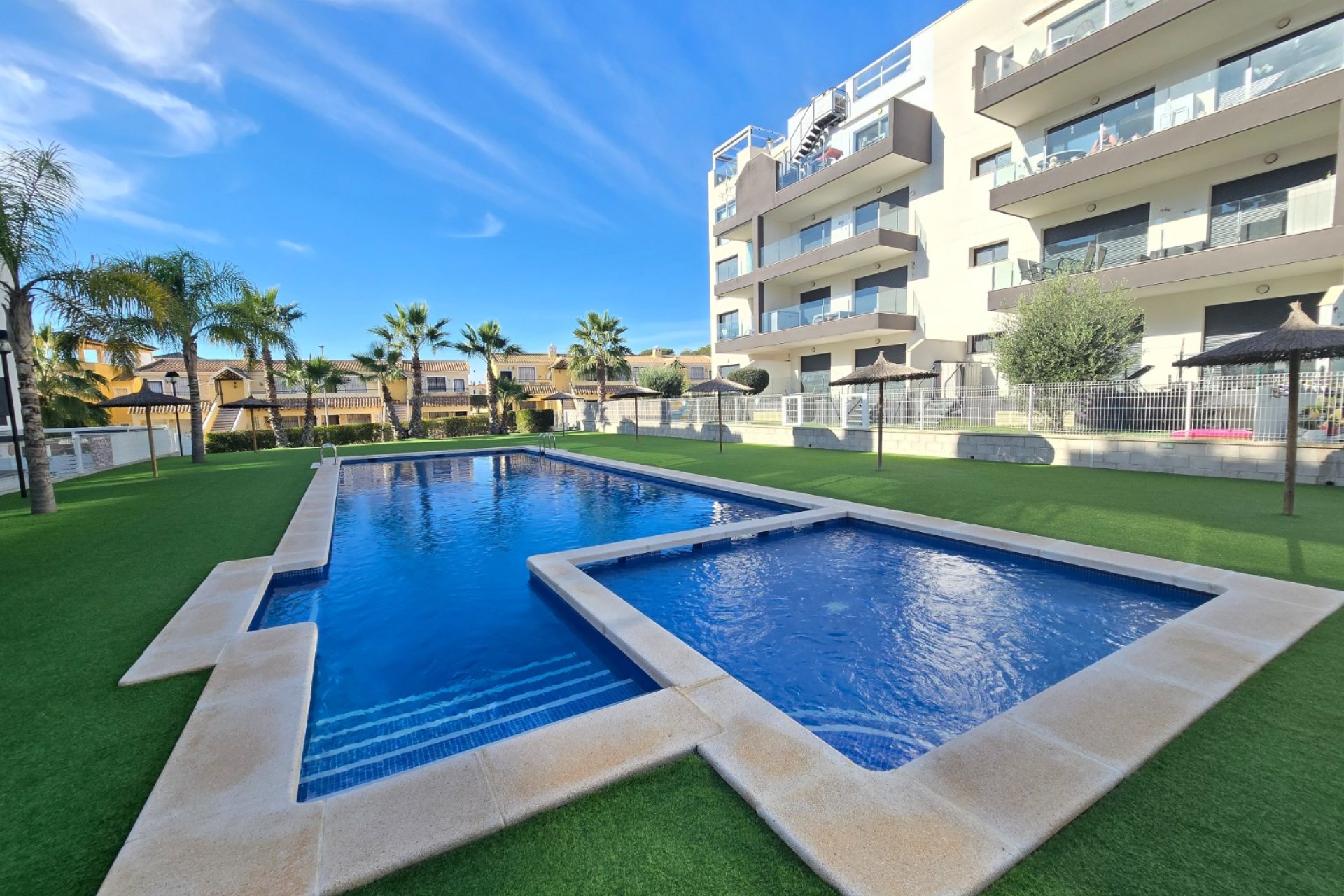 Herverkoop - Apartment / Flat * -
Orihuela Costa * - Villamartín *