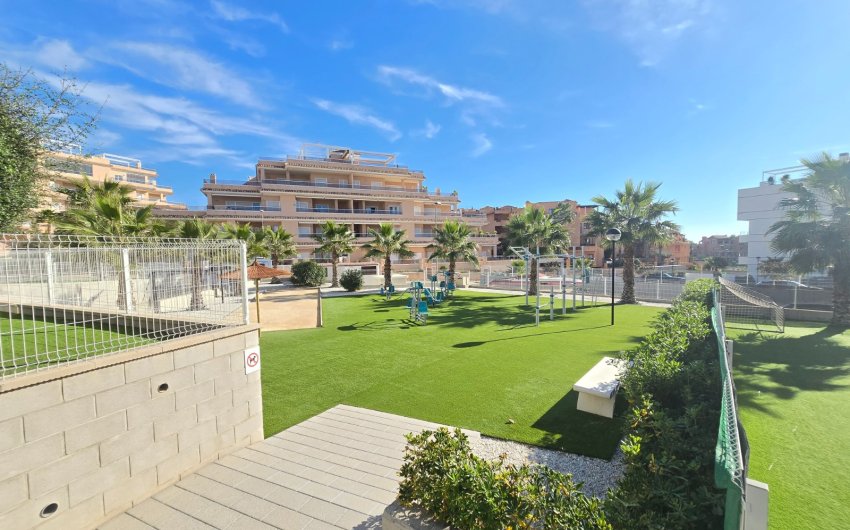 Herverkoop - Apartment / Flat * -
Orihuela Costa * - Villamartín *