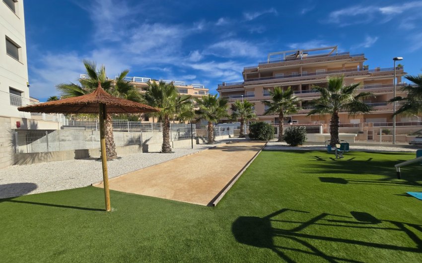 Herverkoop - Apartment / Flat * -
Orihuela Costa * - Villamartín *