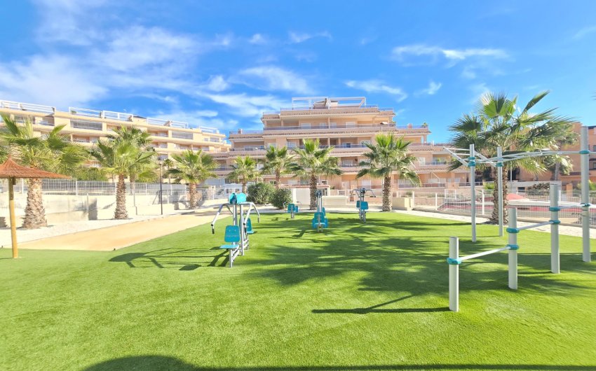 Herverkoop - Apartment / Flat * -
Orihuela Costa * - Villamartín *
