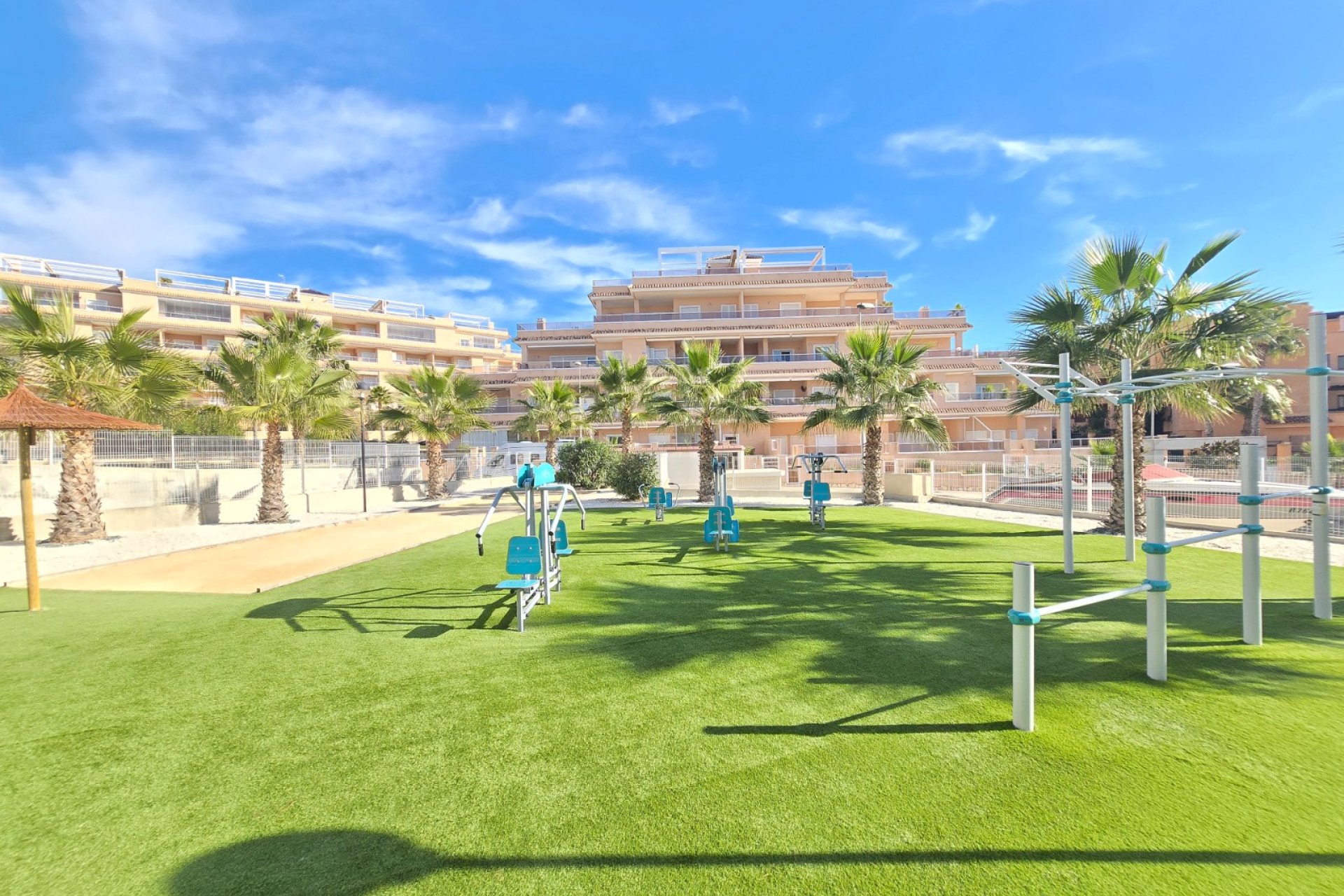 Herverkoop - Apartment / Flat * -
Orihuela Costa * - Villamartín *