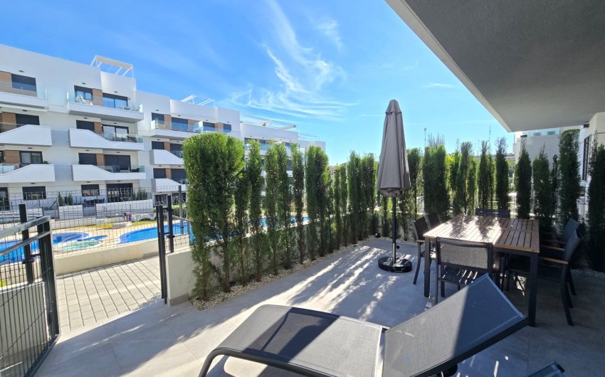 Herverkoop - Apartment / Flat * -
Orihuela Costa * - Villamartín *
