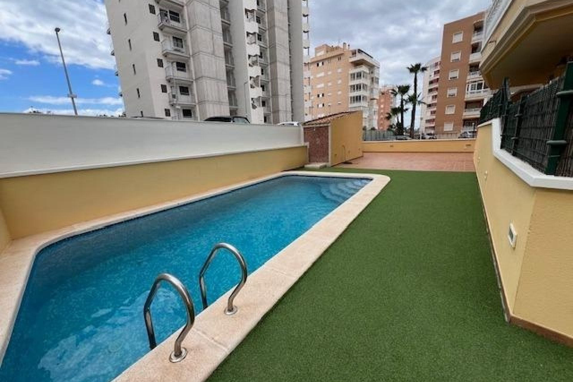 Herverkoop - Apartment -
Guardamar del Segura - Puerto Deportivo