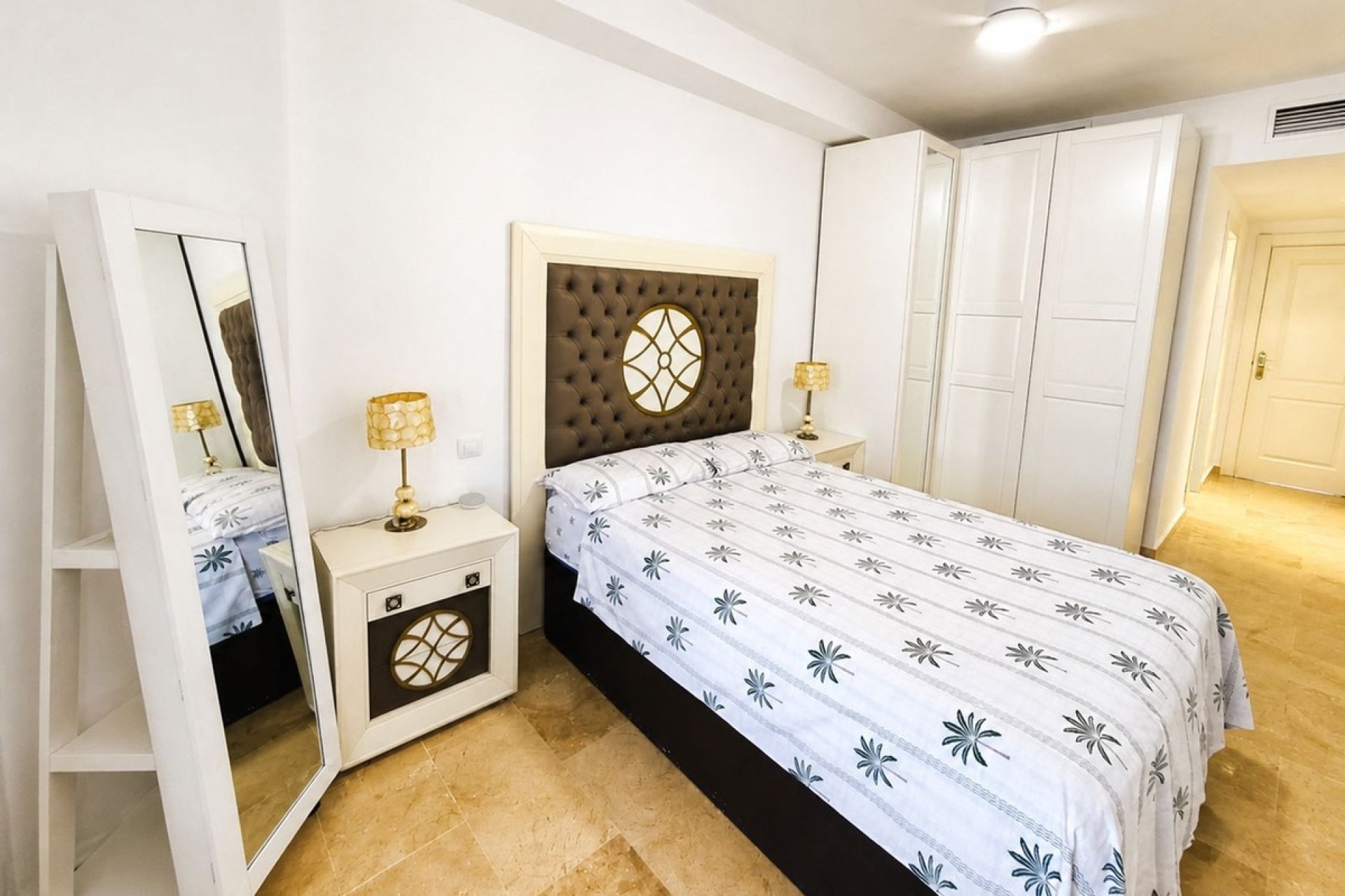 Herverkoop - Apartment -
La Duquesa - Costa del Sol