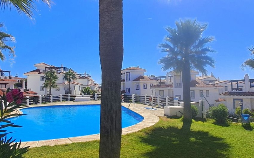Herverkoop - Apartment -
La Duquesa - Costa del Sol