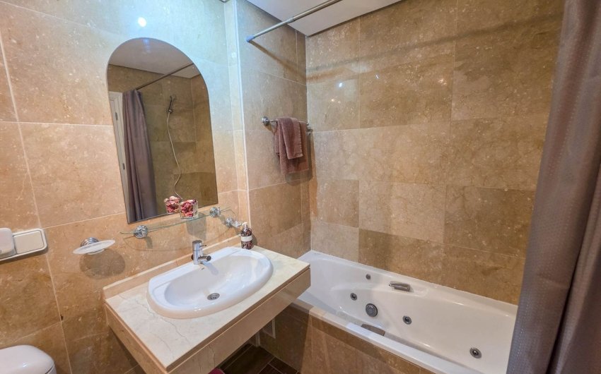 Herverkoop - Apartment -
La Duquesa - Costa del Sol