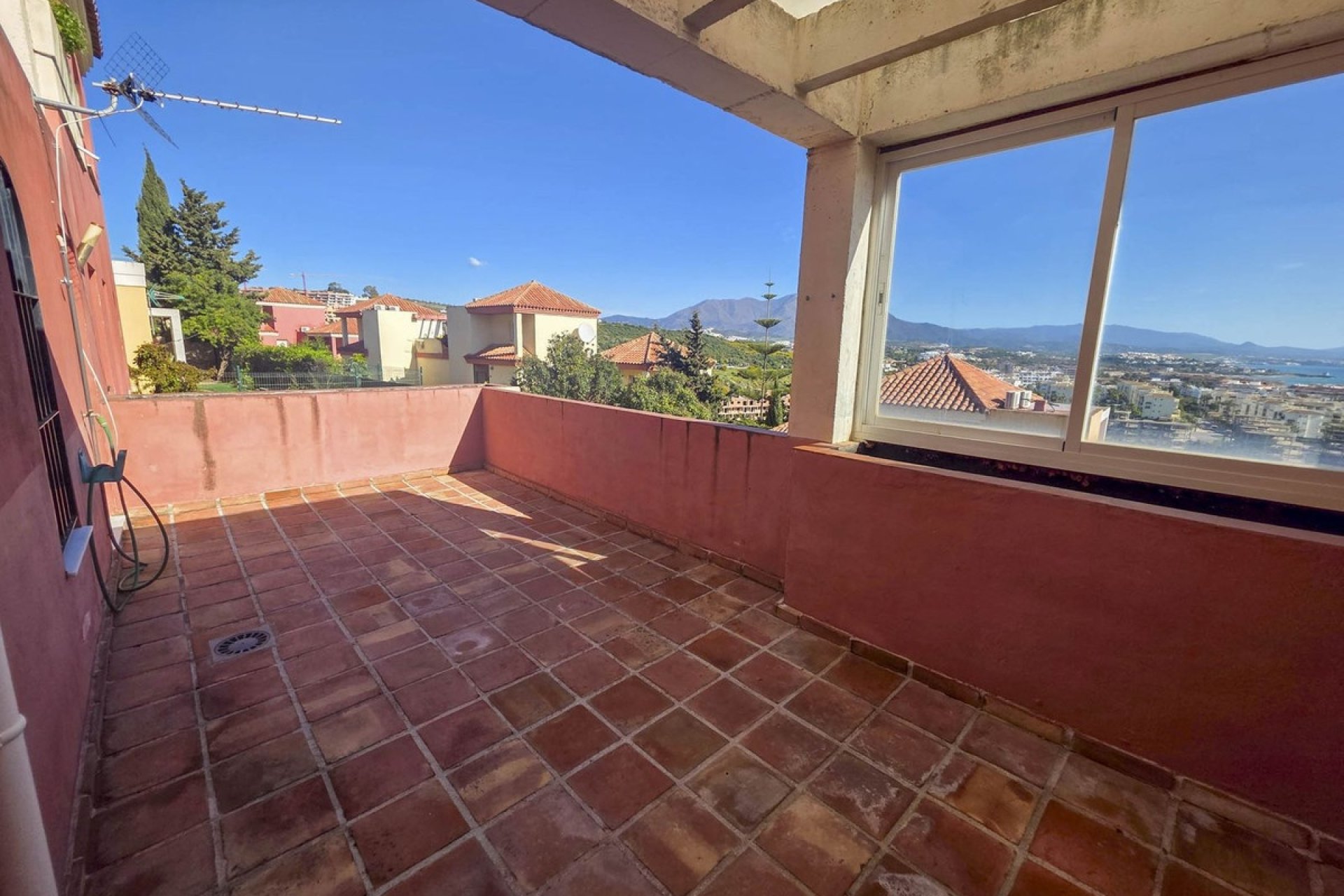 Herverkoop - Apartment -
La Duquesa - Costa del Sol