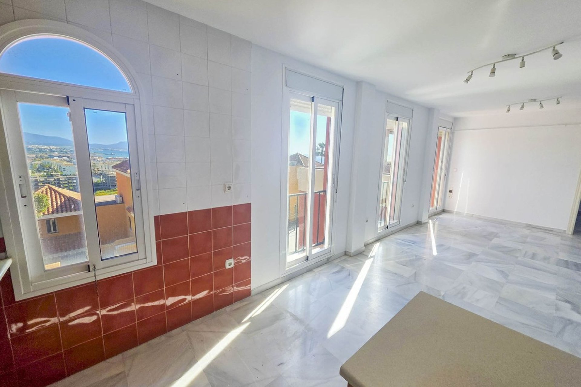 Herverkoop - Apartment -
La Duquesa - Costa del Sol