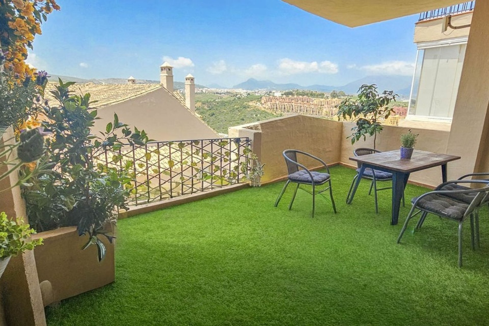 Herverkoop - Apartment -
La Duquesa - Costa del Sol