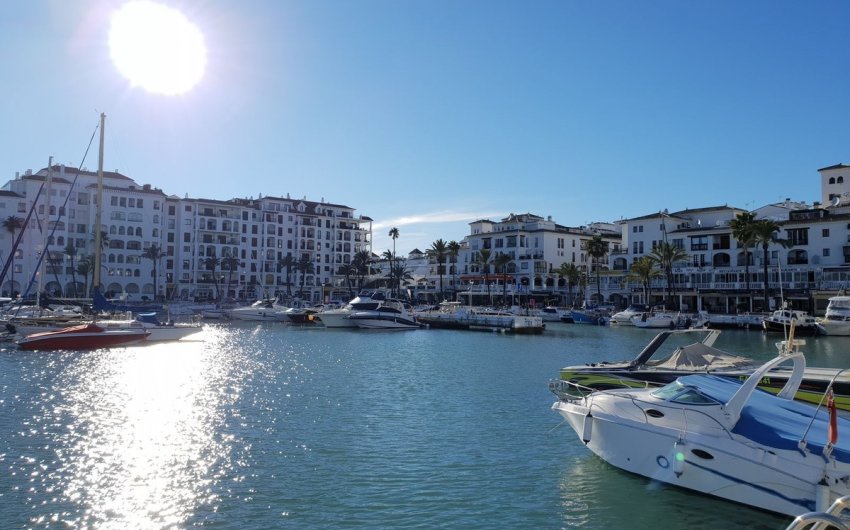 Herverkoop - Apartment -
La Duquesa - Costa del Sol
