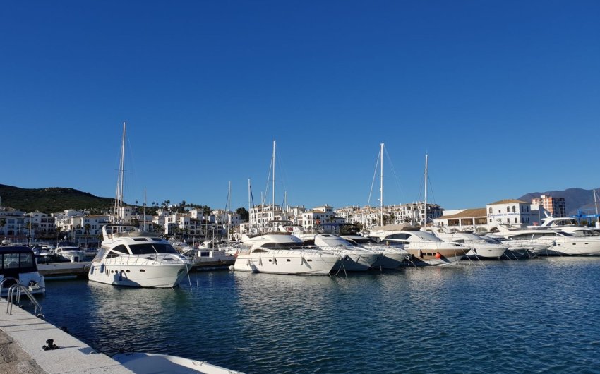 Herverkoop - Apartment -
La Duquesa - Costa del Sol