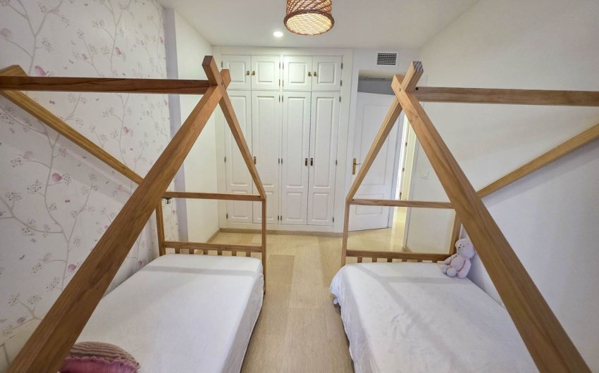Herverkoop - Apartment -
La Duquesa - Costa del Sol