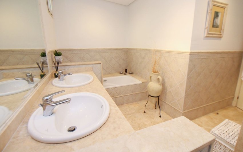 Herverkoop - Apartment -
La Mairena - Inland