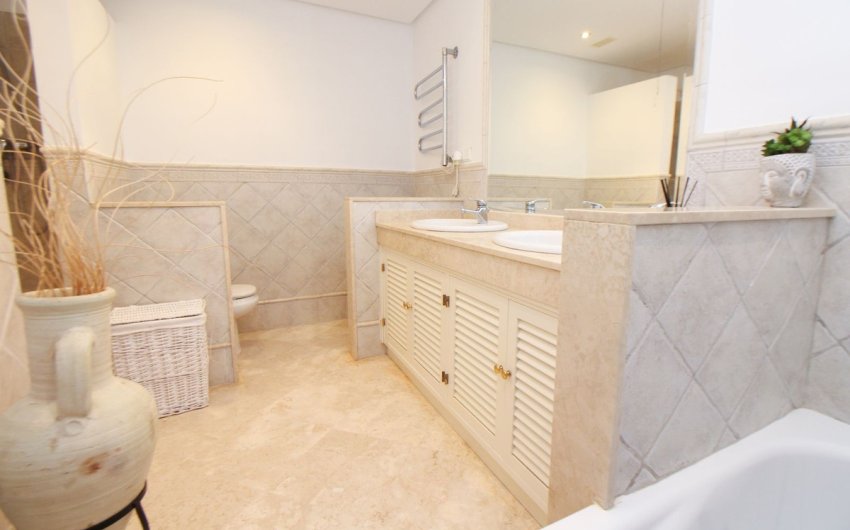 Herverkoop - Apartment -
La Mairena - Inland