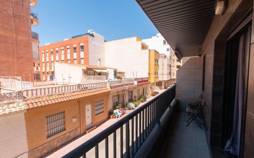 Herverkoop - Apartment -
La Mata - La Mata - Town