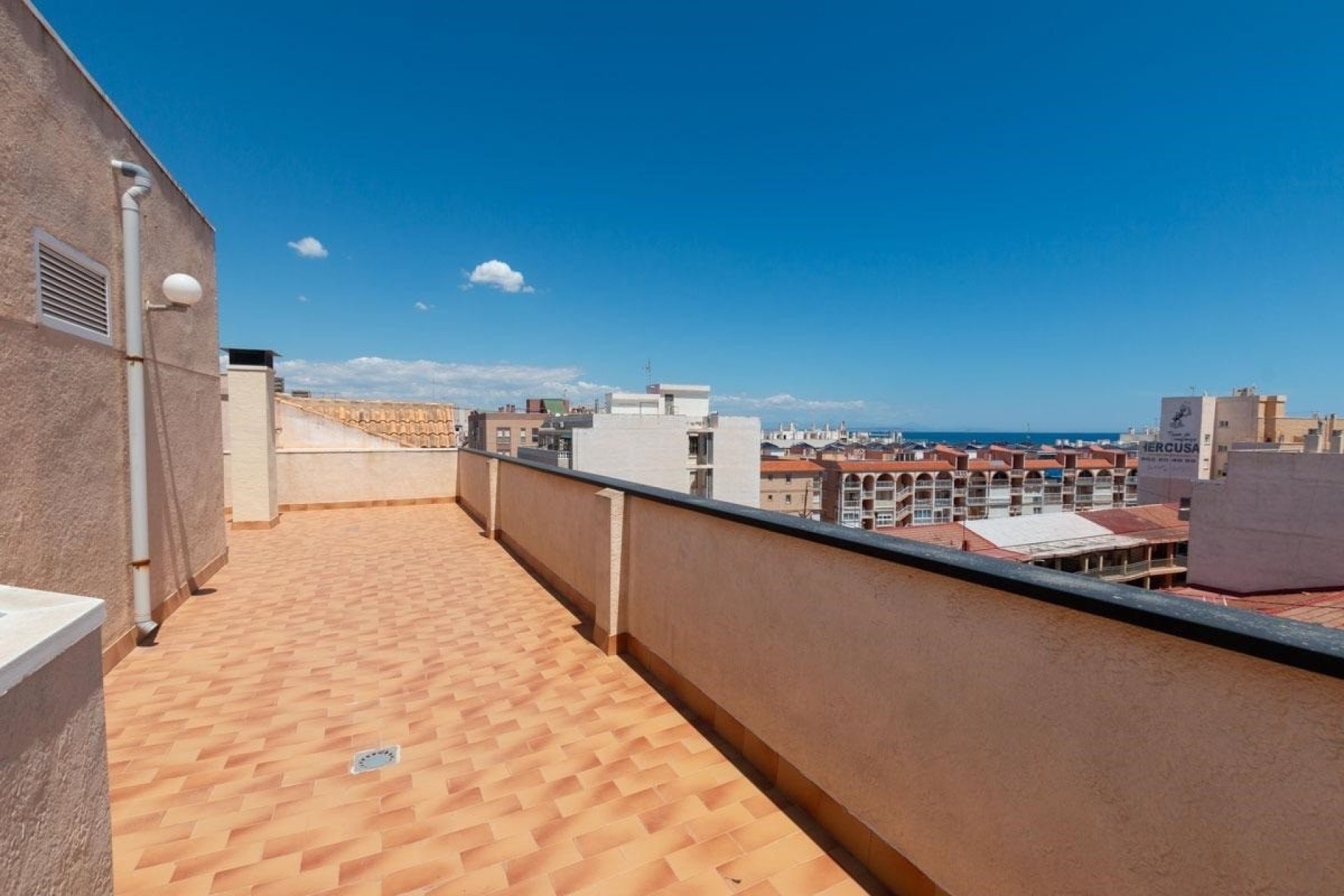 Herverkoop - Apartment -
La Mata - La Mata - Town