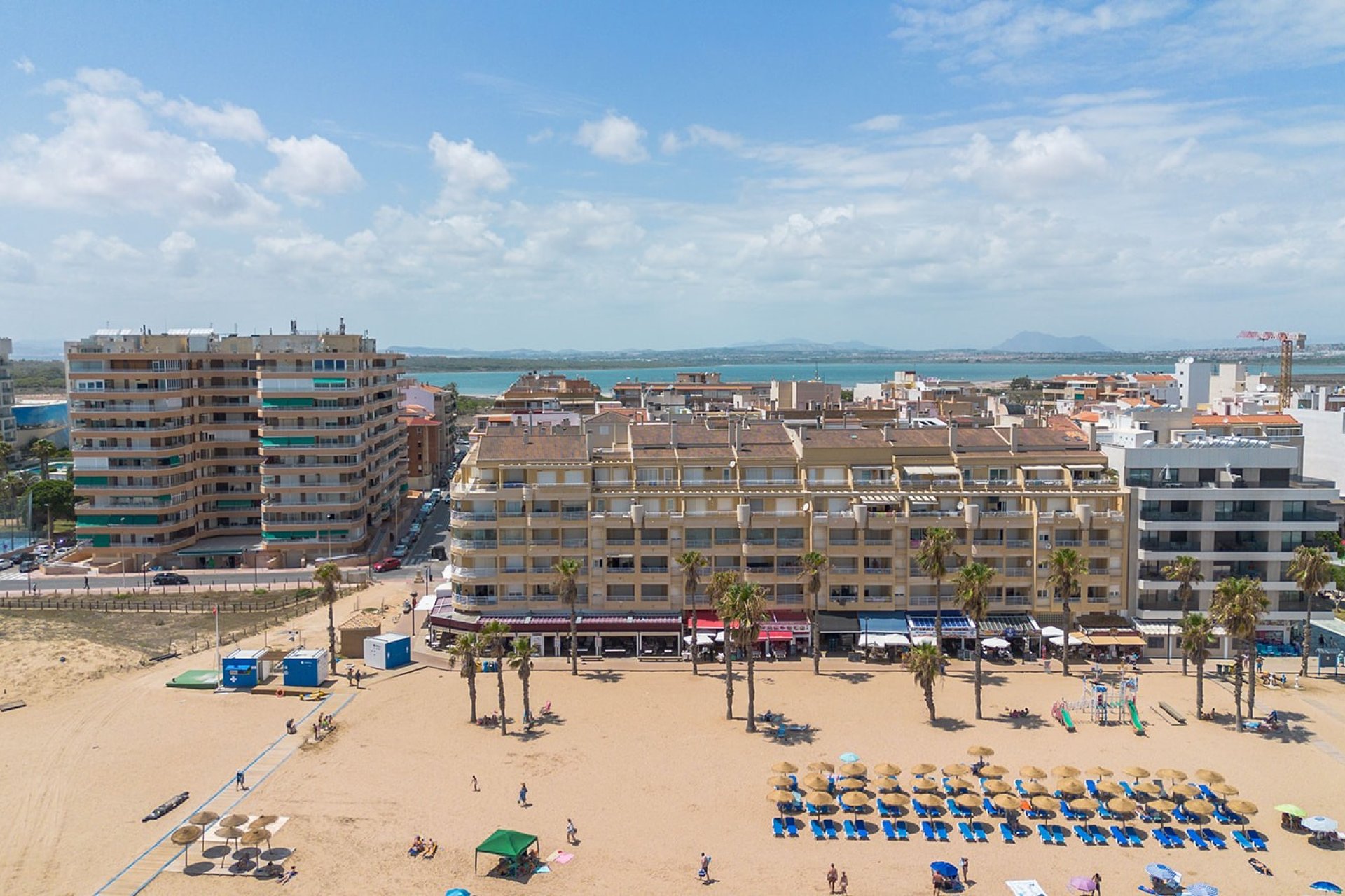 Herverkoop - Apartment -
La Mata - Playa