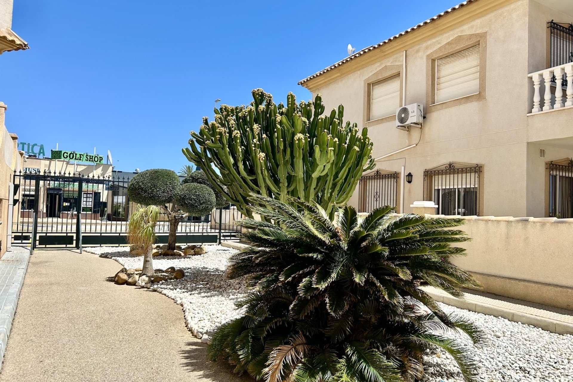 Herverkoop - Apartment -
La Zenia - Costa Blanca
