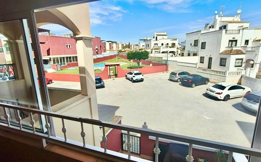 Herverkoop - Apartment -
Los Altos