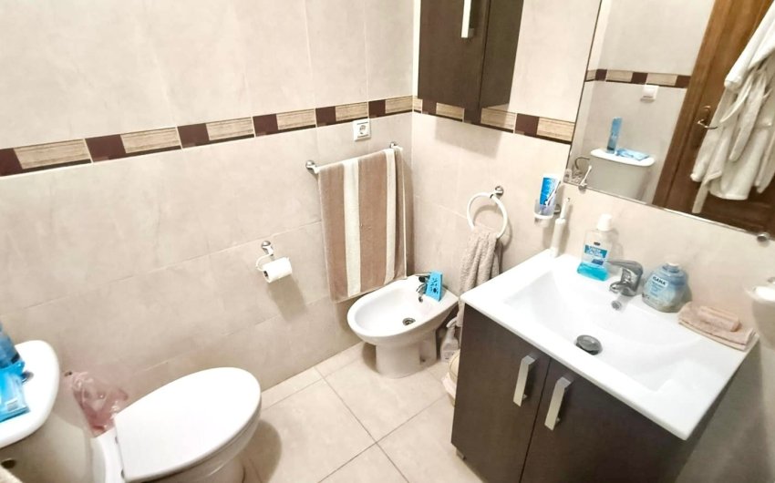 Herverkoop - Apartment -
Los Altos